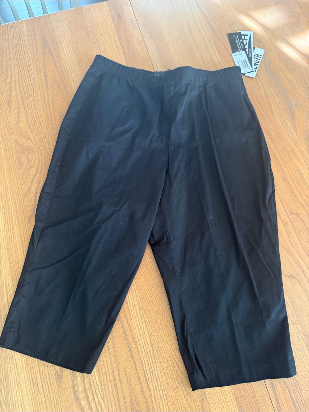 Women’s Black Stretch Capri Pants
